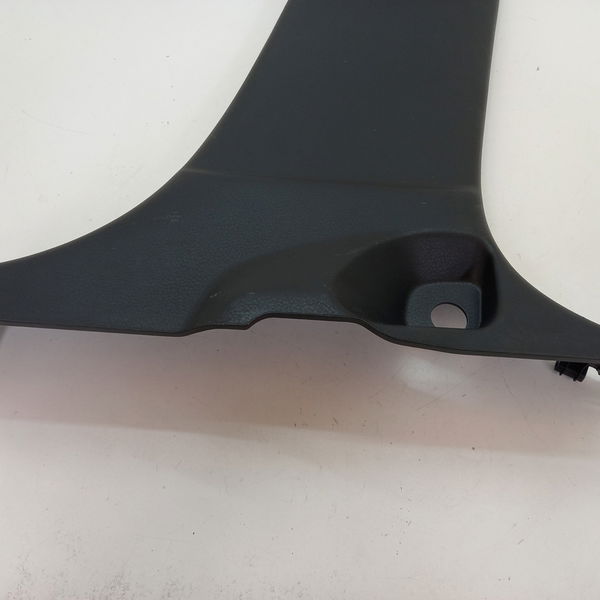 Acabamento Coluna Central Esquerda Nissan Versa S 1.6 2017