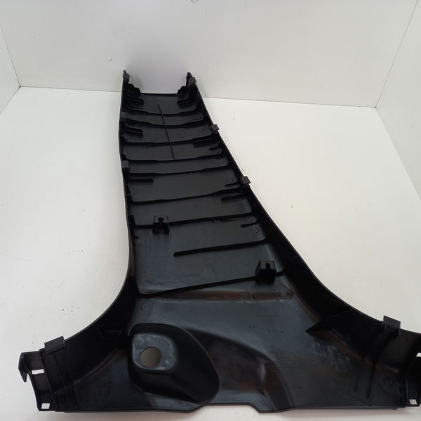 Acabamento Coluna Central Esquerda Nissan Versa S 1.6 2017
