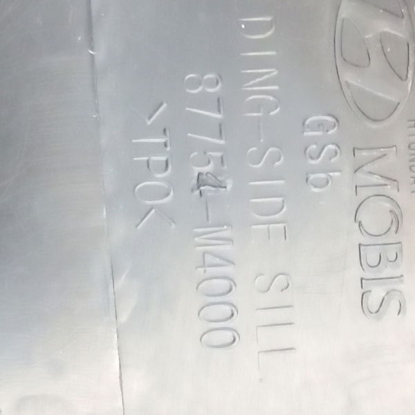 Spoiler Externo Direito Detalhe Hyundai Creta 1.6 2021