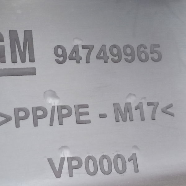 Acabamento Da Tampa Traseira Chevrolet Onix 1.4 Ltz 2016