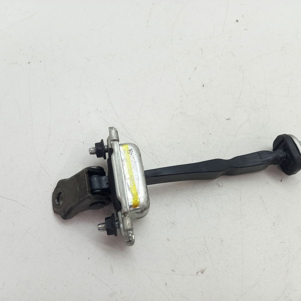 Limitador Porta Traseira Esquerda Chevrolet Onix 1.4 2016