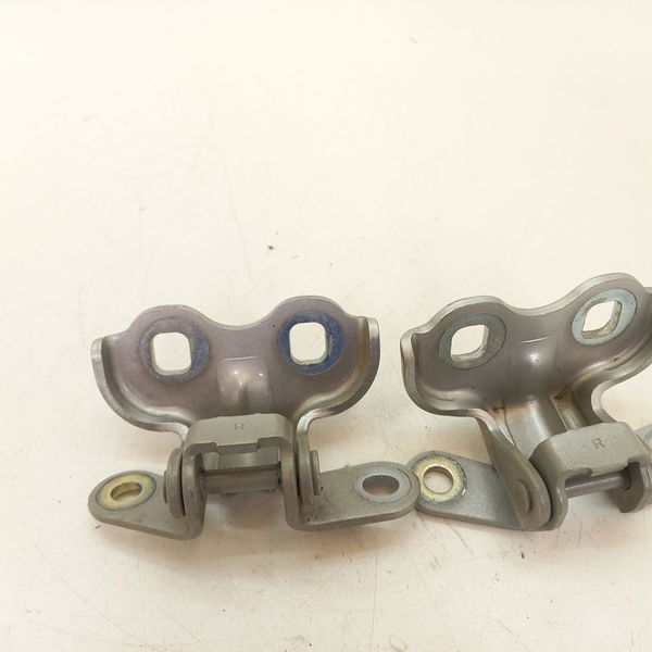Dobradiça Porta Traseira Esquerda Chevrolet 1.4 Ltz 2016