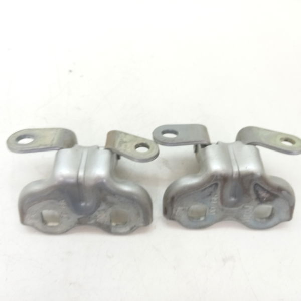 Dobradiça Porta Dianteira Esquerda Chevrolet Onix 1.4 2016