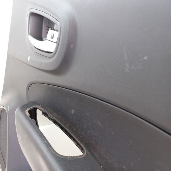 Forro De Porta Traseira Direita Fiat Toro Freedom 1.8 2017