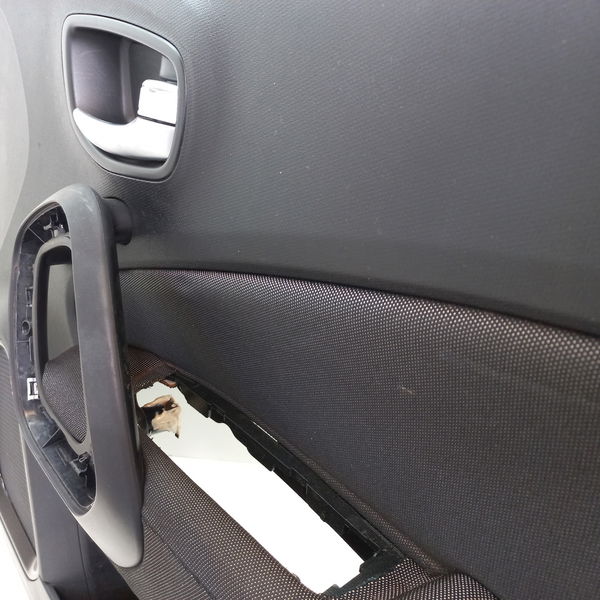Forro De Porta Dianteira Direito Fiat Toro Freedom 1.8 2017