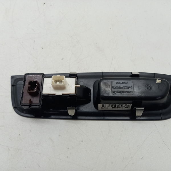 Botao Comando Vidro Dianteiro Direito Fiat Toro 1.8 2017