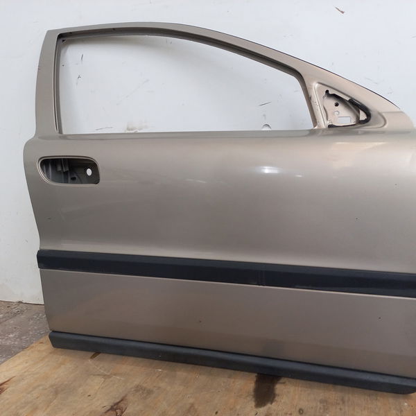 Porta Dianteira Direita Volvo S60 2.4t Lpt 2003