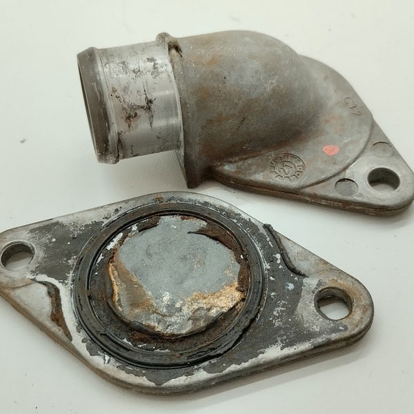 Flange Bomba De Agua Fiat Toro Freedom 1.8 2017