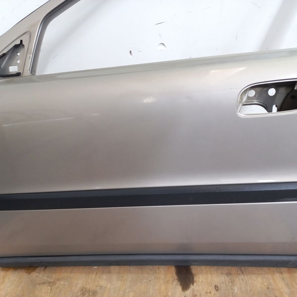 Porta Dianteira Esquerda Volvo S60 2.4t Lpt 2003