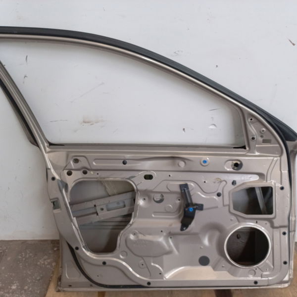 Porta Dianteira Esquerda Volvo S60 2.4t Lpt 2003