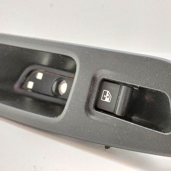 Botão Comando Vidro Traseiro Direito Fiat Toro 1.8 2017