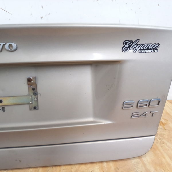 Tampa Traseira Volvo S60 2.4 Lpt 2003