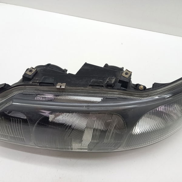 Farol Esquerdo Volvo S60 2.4 Lpt 2003