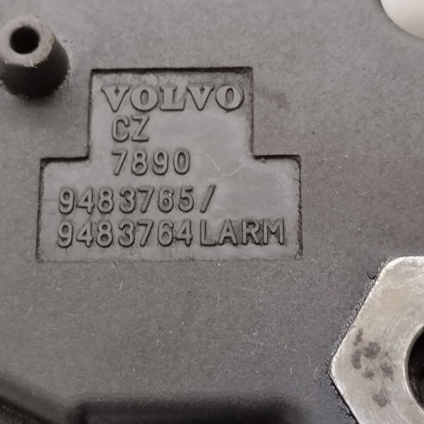 Trava Do Capo Volvo S60 2.4 Lpt 2003