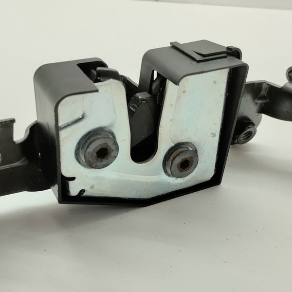 Fechadura Trava Banco Traseiro Volvo S60 2.4 Lpt 2003