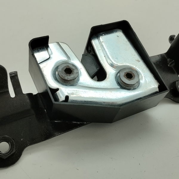 Fechadura Trava Banco Traseiro Volvo S60 2.4 Lpt 2003