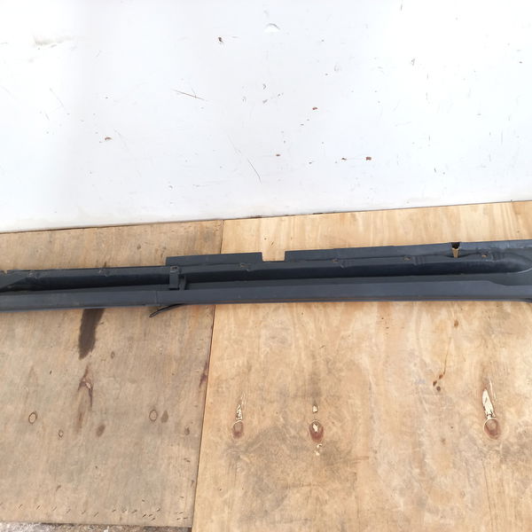 Spoiler Lado Direito Com Detalhe Volvo S60 2.4 Lpt 2003