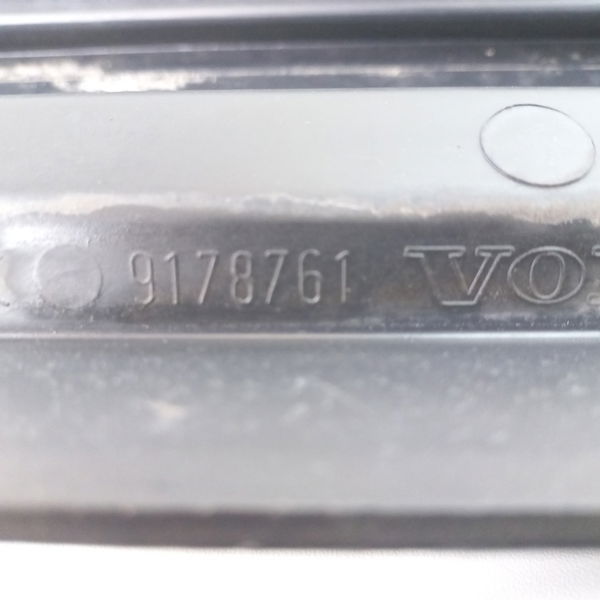 Spoiler Lado Esquerdo Volvo S60 2.4 Lpt 2003