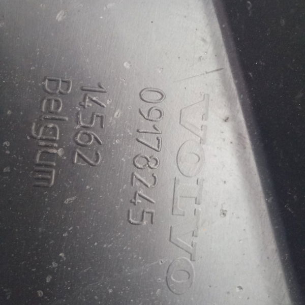 Guia Parachoque Traseira Esquerda Volvo S60 2.4 Lpt 2003