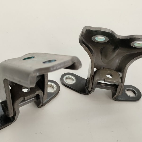 Dobradiça Porta Dianteira Esquerda Hyundai Hb20 1.0 2021