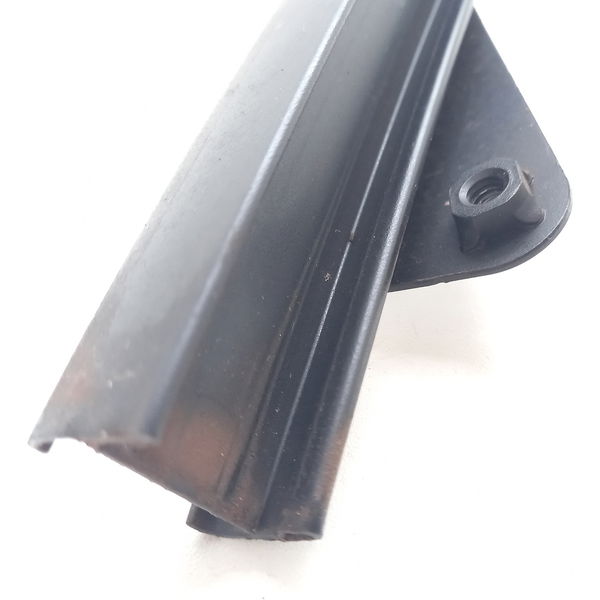 Guia Do Vidro Traseiro Direito Mitsubishi Lancer 2.0 2012