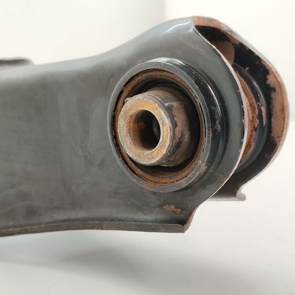 Braço Inferior Traseiro Direito Mitsubishi Lancer 2.0 2012
