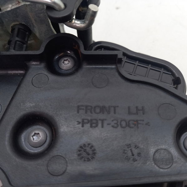 Fechadura Porta Traseira Esquerda Renault Kwid Zen 2020