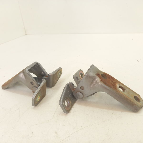Dobradiça Porta Traseira Direita Mitsubishi Pajero Tr4 2007
