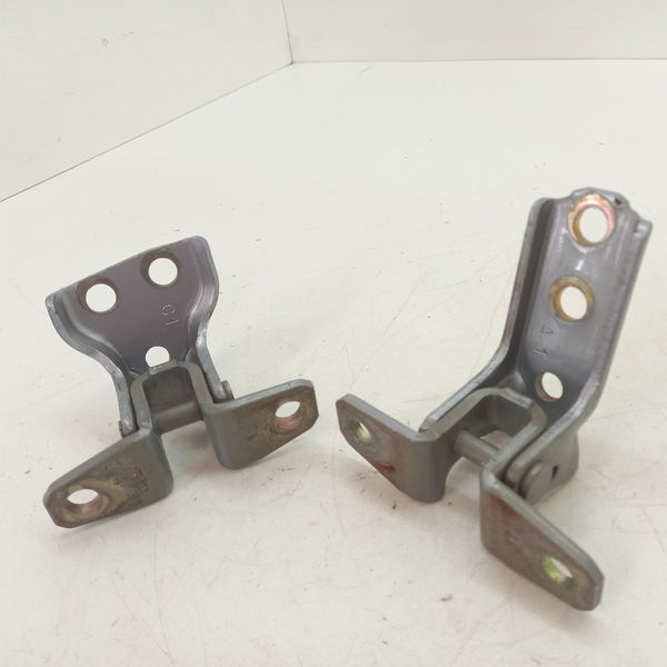 Dobradiça Porta Dianteira Direita Mitsubishi Pajero Tr4 2007