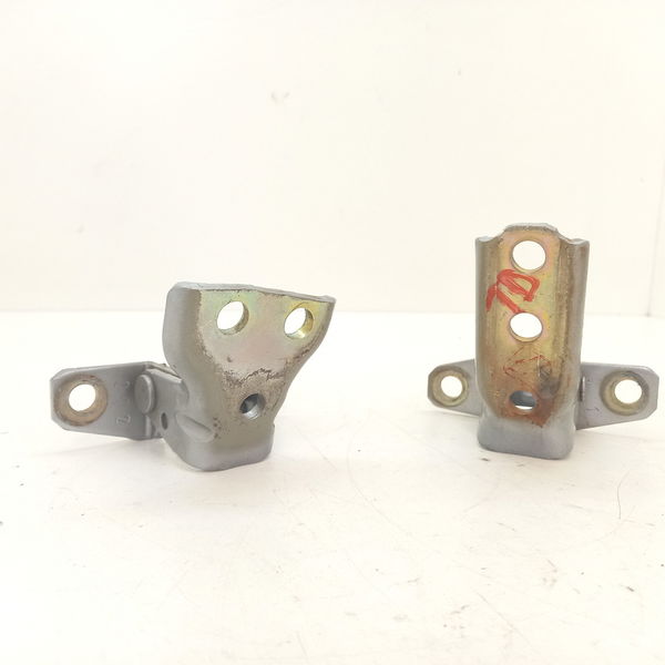 Dobradiça Porta Dianteira Direita Mitsubishi Pajero Tr4 2007