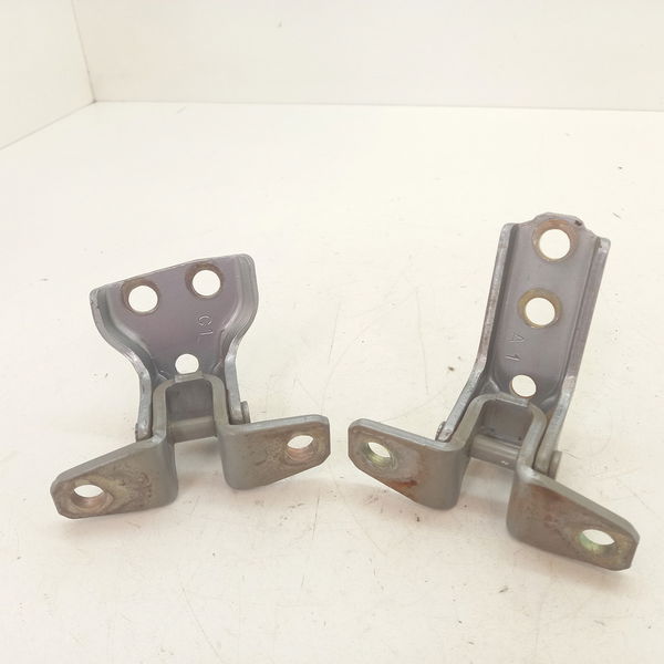 Dobradiça Porta Dianteira Direita Mitsubishi Pajero Tr4 2007