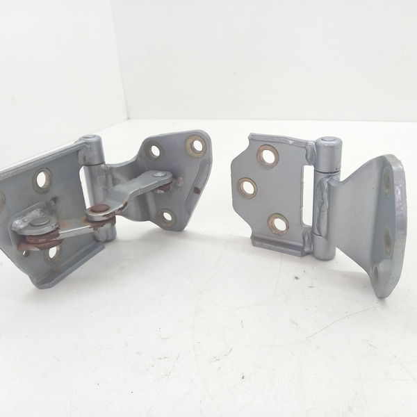 Dobradiça Tampa Traseira Mitsubishi Pajero Tr4 2007