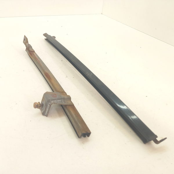 Par Guia Vidro Traseiro Direito Mitsubishi Pajero Tr4 2007