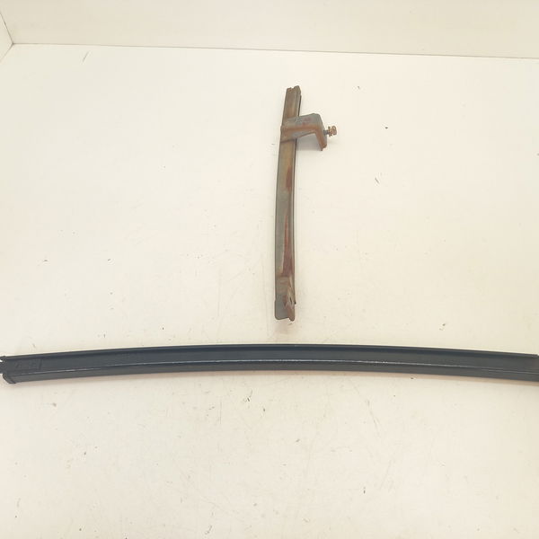 Par Guia Vidro Traseiro Direito Mitsubishi Pajero Tr4 2007
