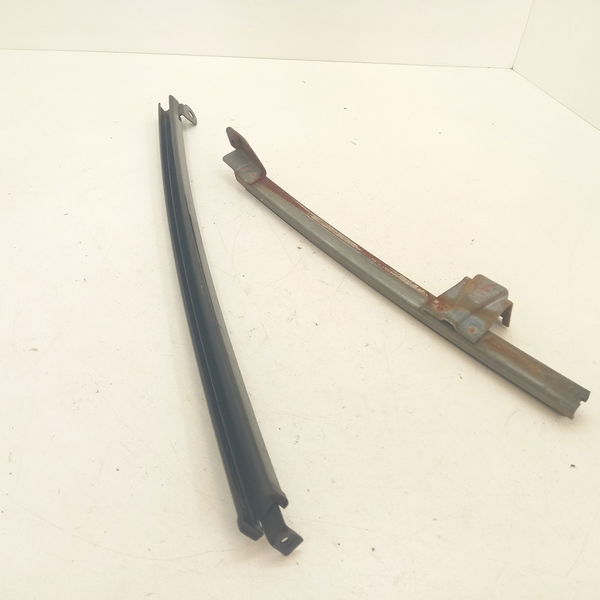 Par Guia Vidro Traseiro Esquerdo Mitsubishi Pajero Tr4 2007