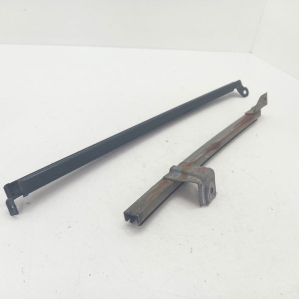 Par Guia Vidro Traseiro Esquerdo Mitsubishi Pajero Tr4 2007