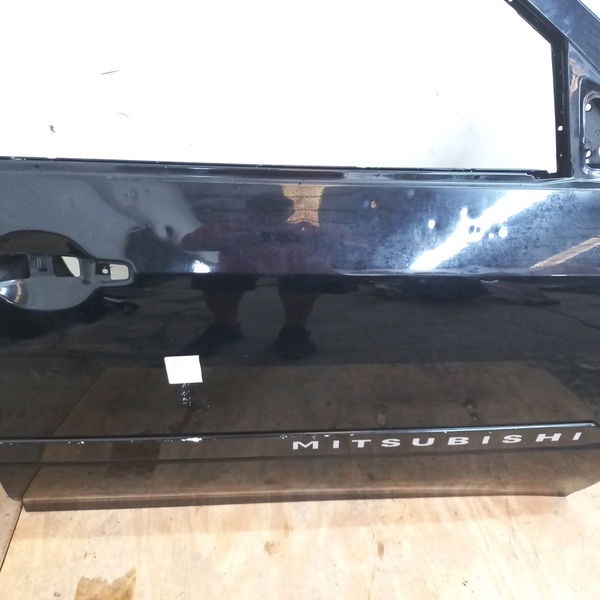 Porta Dianteira Direita Detalhes Mitsubishi Airtrek 2.4 2007