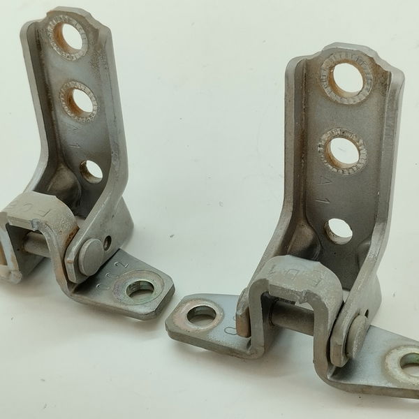 Dobradiça Porta Dianteira Esquerda Pajero Tr4 2.0 2007