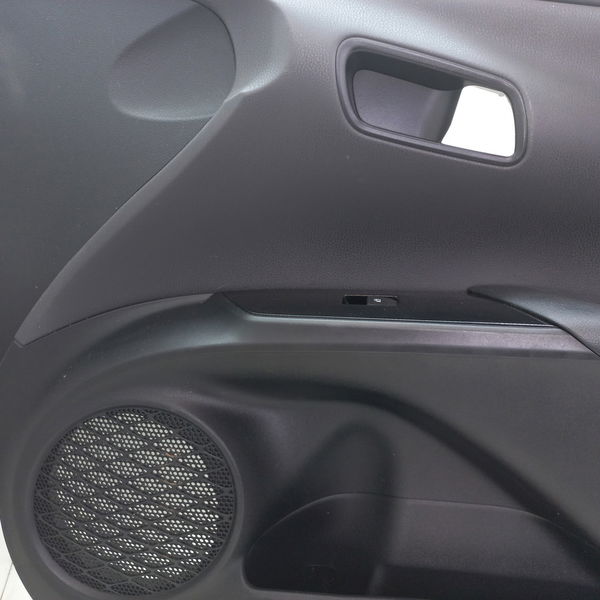 Forro De Porta Dianteira Direita Toyota Prius 2018