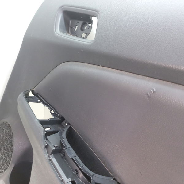 Forro De Porta Traseiro Direito Toyota Prius 2018