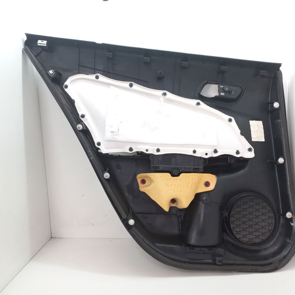 Forro De Porta Traseiro Direito Toyota Prius 2018