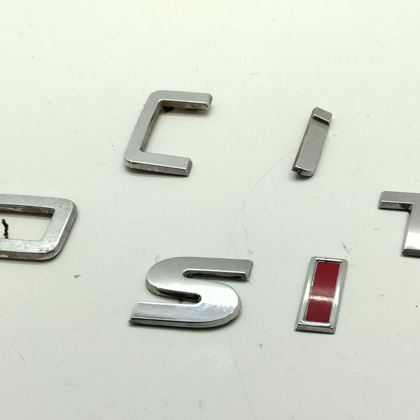 Emblema Traseiro Volkswagen Up Pepper Mdv 2018