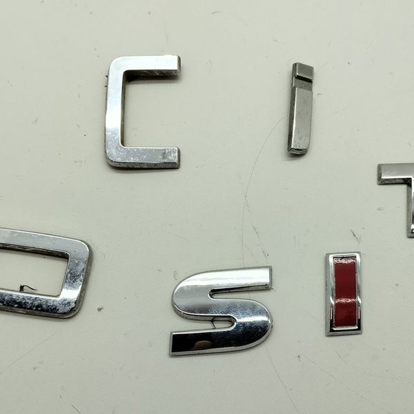 Emblema Traseiro Volkswagen Up Pepper Mdv 2018