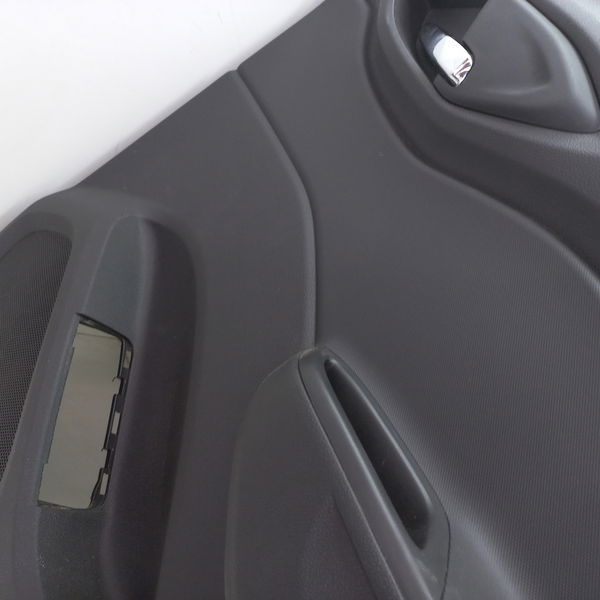 Ferro De Porta Traseiro Direito Chevrolet Onix 1.4 Ltz 2019