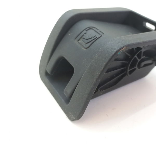 Tampa Acabamento Isofix Chevrolet Tracker 2021a