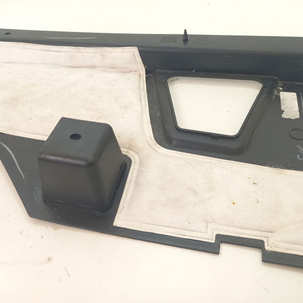 Acabamento Porta Luvas Chevrolet Tracker 2021