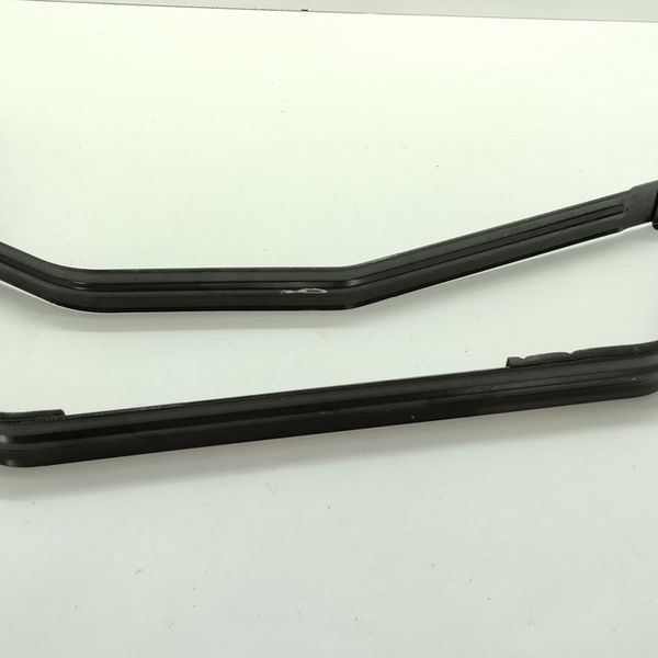 Par Alça Suporte Do Tanque Chevrolet Onix 1.4 Ltz 2019