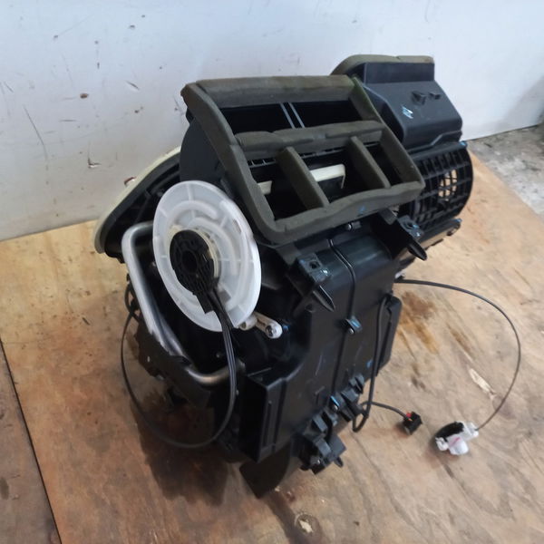 Caixa Do Ar Condicionado Gm Cobalt 1.8 Aut 2019