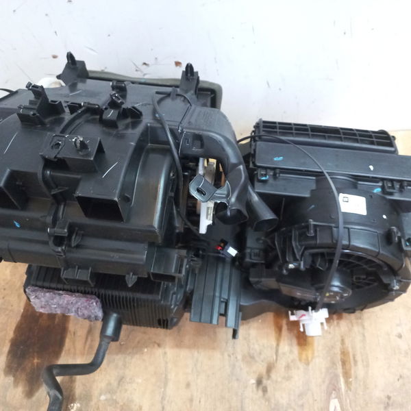 Caixa Do Ar Condicionado Gm Cobalt 1.8 Aut 2019