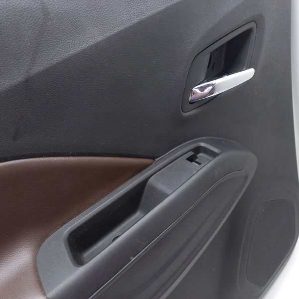 Forro De Porta Traseira Esquerda Gm Cobalt 1.8 Aut 2019